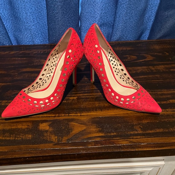 BCBG HEELS - Picture 4 of 12